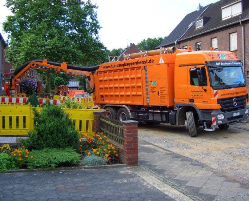 Referenz Innerstädtischer Tiefbau - TUR Saugbaggerdienst GmbH Referenz Innerstädtischer Tiefbau - TUR Saugbaggerdienst GmbH
